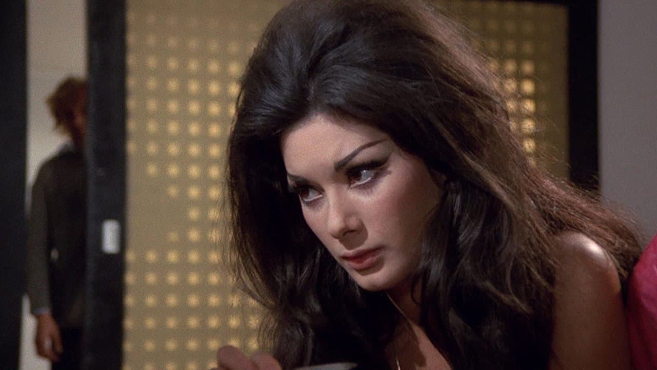 Cinco muñecas para la luna de agosto