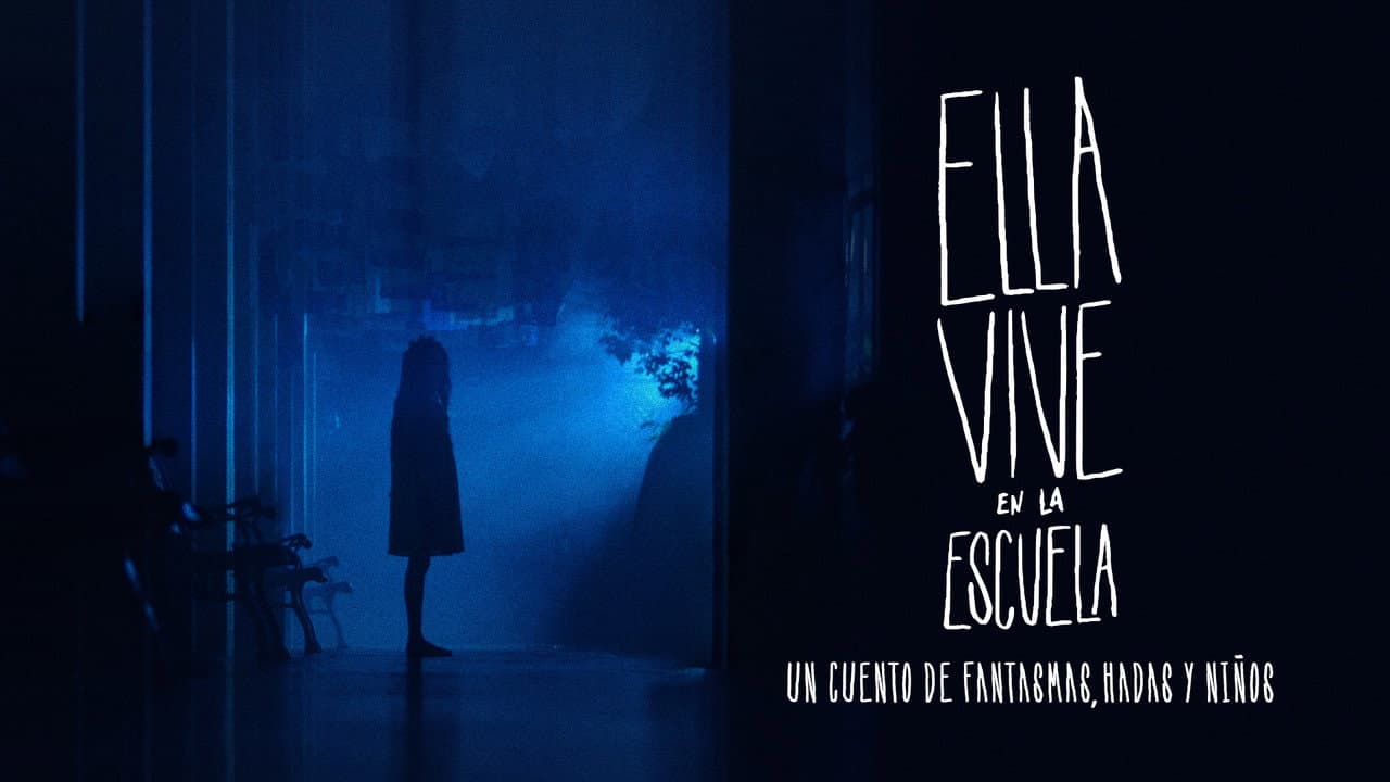 Ella vive en la escuela