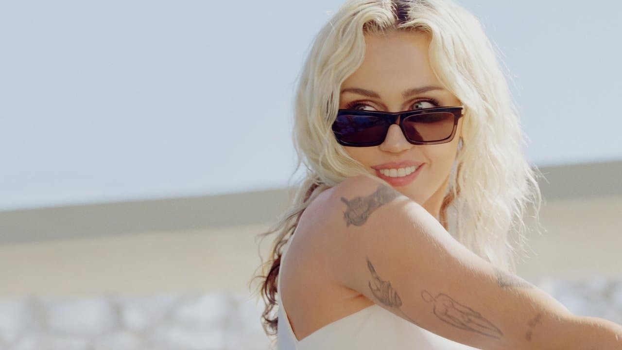 Miley Cyrus: Endless Summer Vacation (Backyard Sessions)