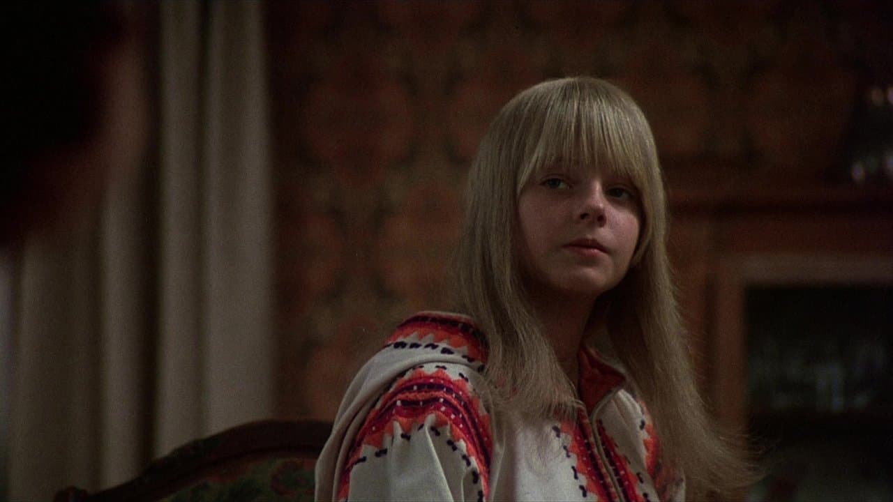 La muchacha del sendero