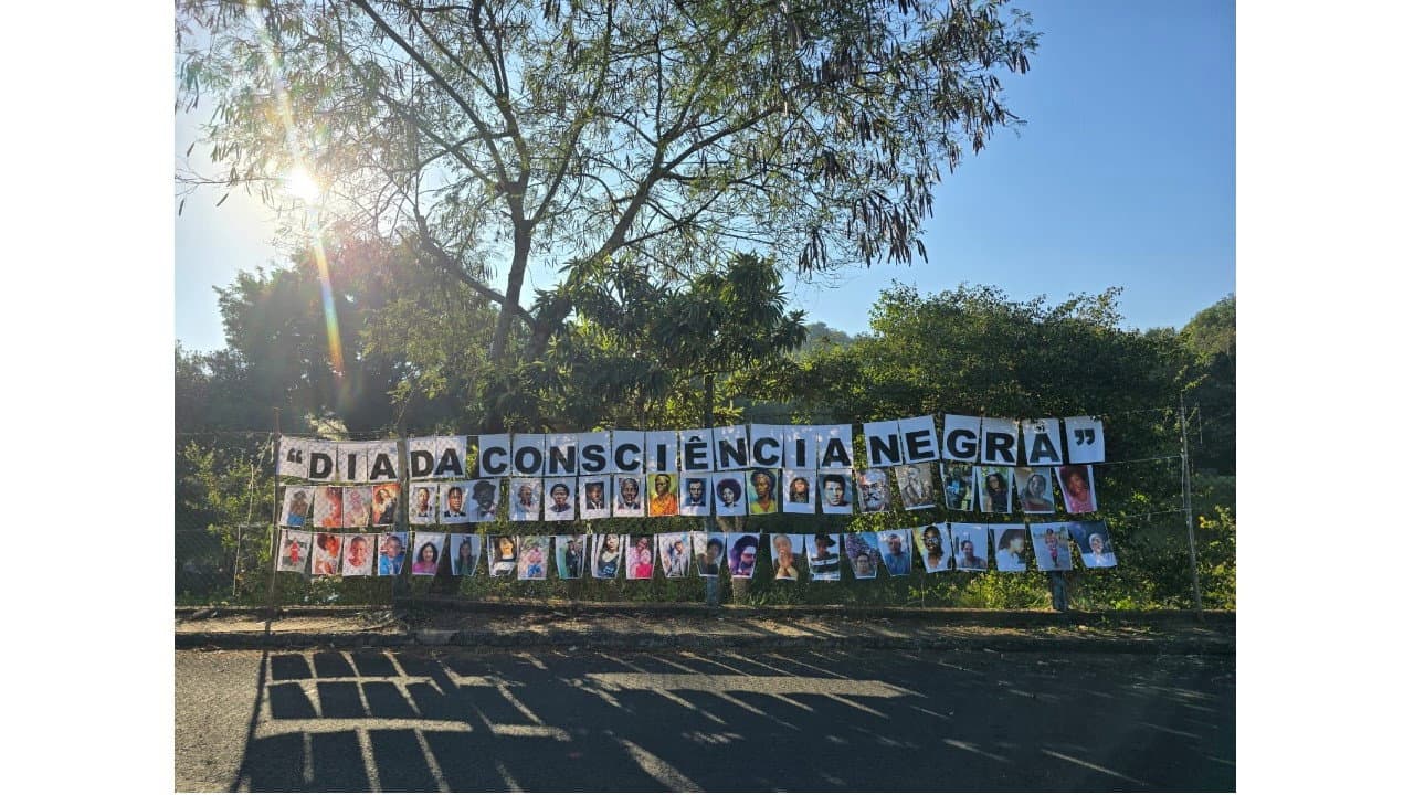 A Febre do Macaco Preto