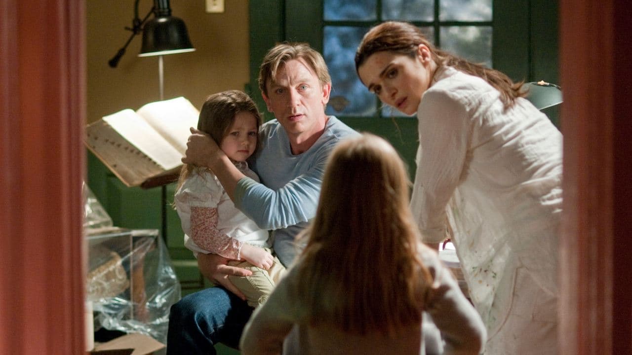 Detrás de las paredes